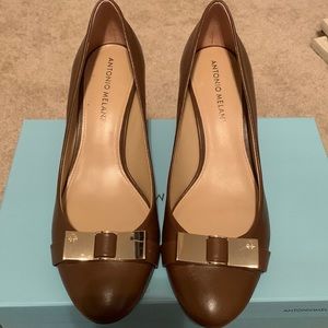 NEVER WORN!! Antonio Melani wedges